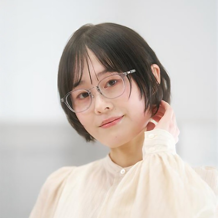 ARD-022U CLGRを掛けた女性の画像