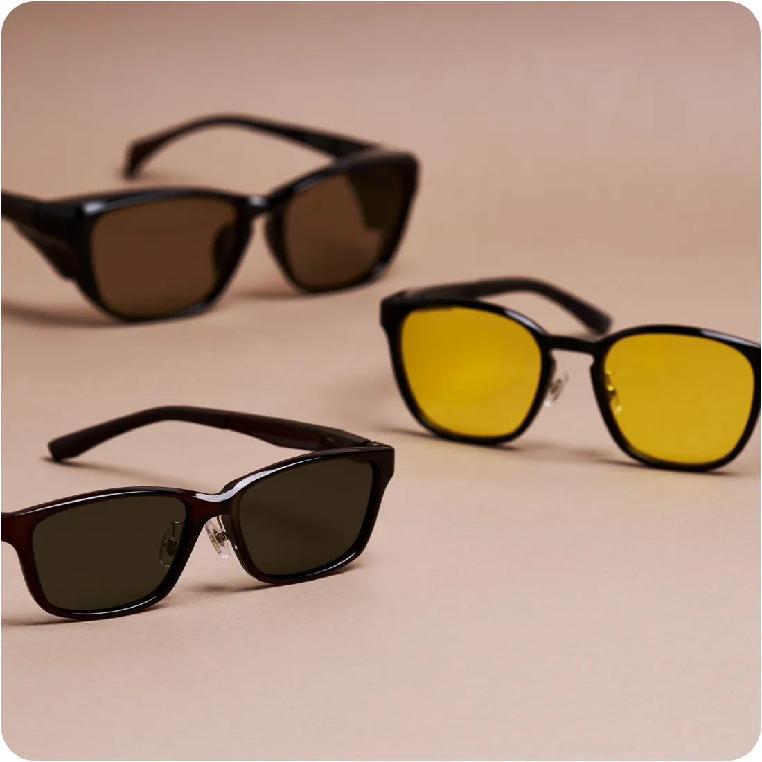 Any HIKEのサングラスが3つレイアウトされたイメージ画像