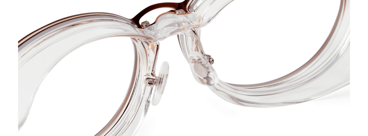 調整可能な鼻パッドがフード部分の密着度合いを最適化。